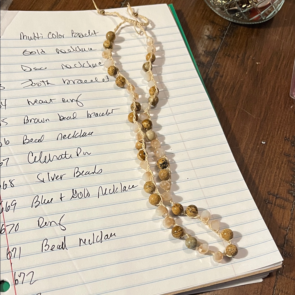 Gorgeous Beaded Necklace 671